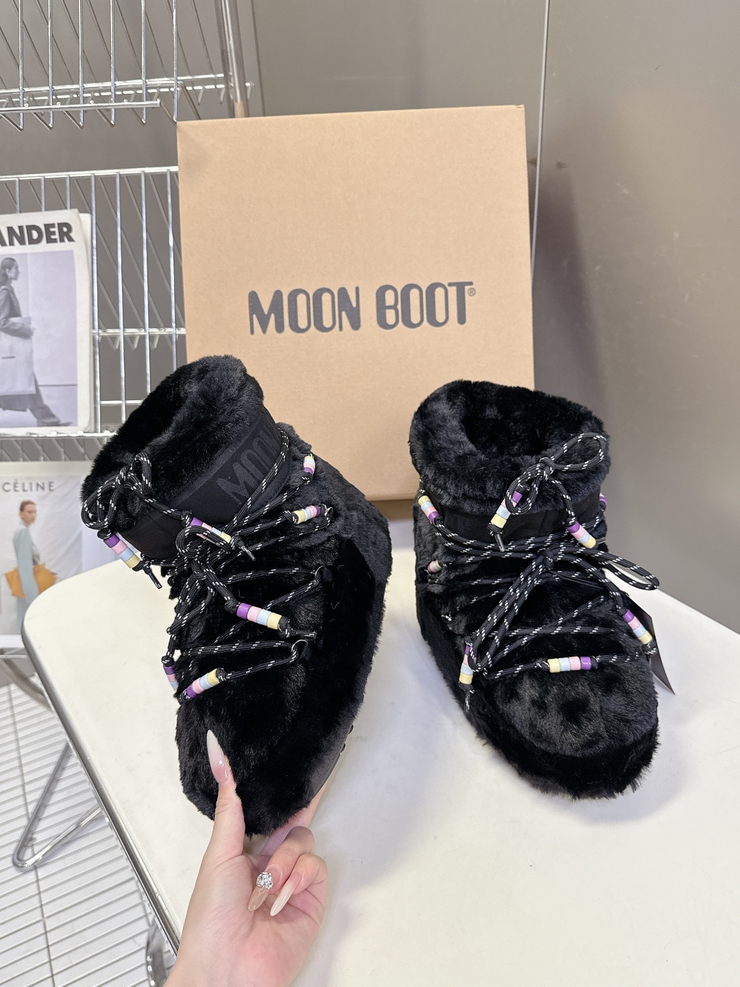 Moon Boot 秋冬最新款雪地靴 丑萌滑雪鞋超多明星网红种草 秋冬滑雪必备款 现在有一款更另类的雪地