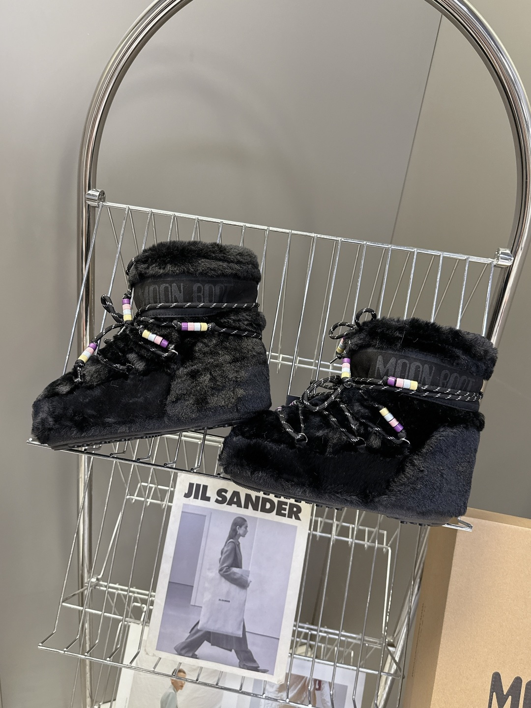 Moon Boot 秋冬最新款雪地靴 丑萌滑雪鞋超多明星网红种草 秋冬滑雪必备款 现在有一款更另类的雪地