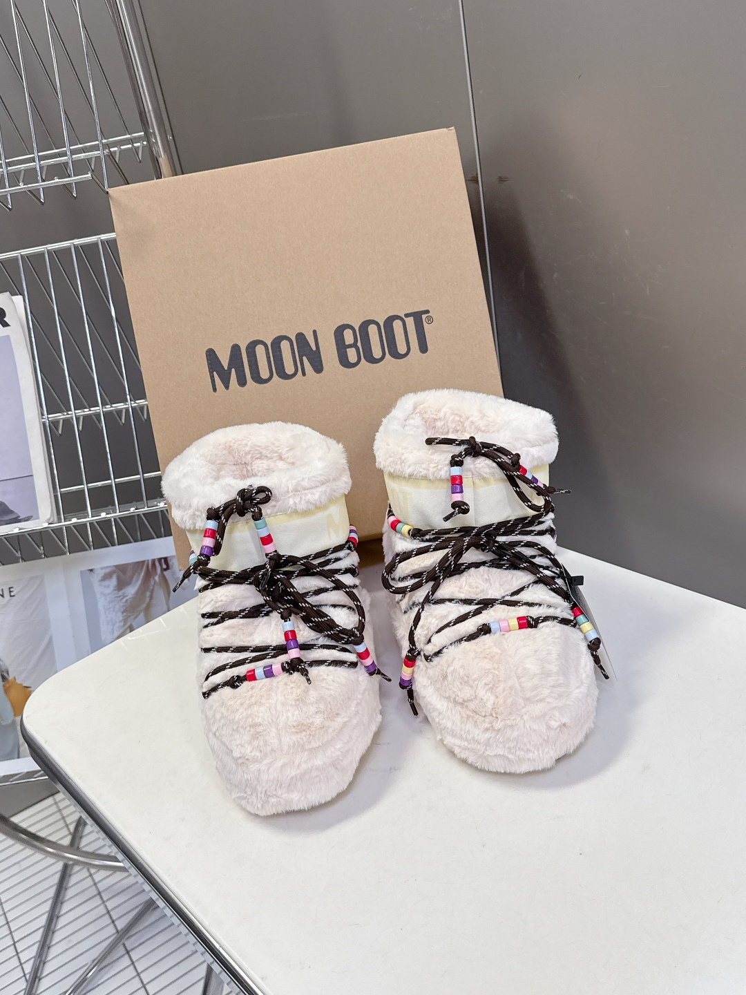 Moon Boot 秋冬最新款雪地靴 丑萌滑雪鞋超多明星网红种草 秋冬滑雪必备款 现在有一款更另类的雪地