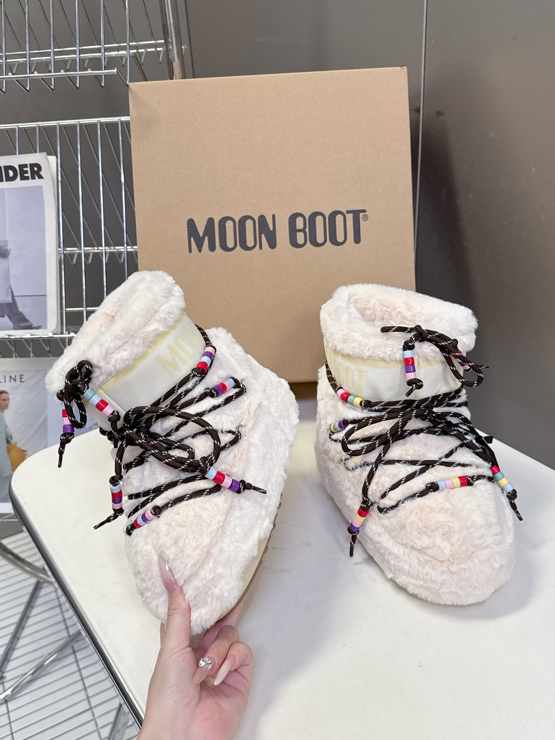 Moon Boot 秋冬最新款雪地靴 丑萌滑雪鞋超多明星网红种草 秋冬滑雪必备款 现在有一款更另类的雪地