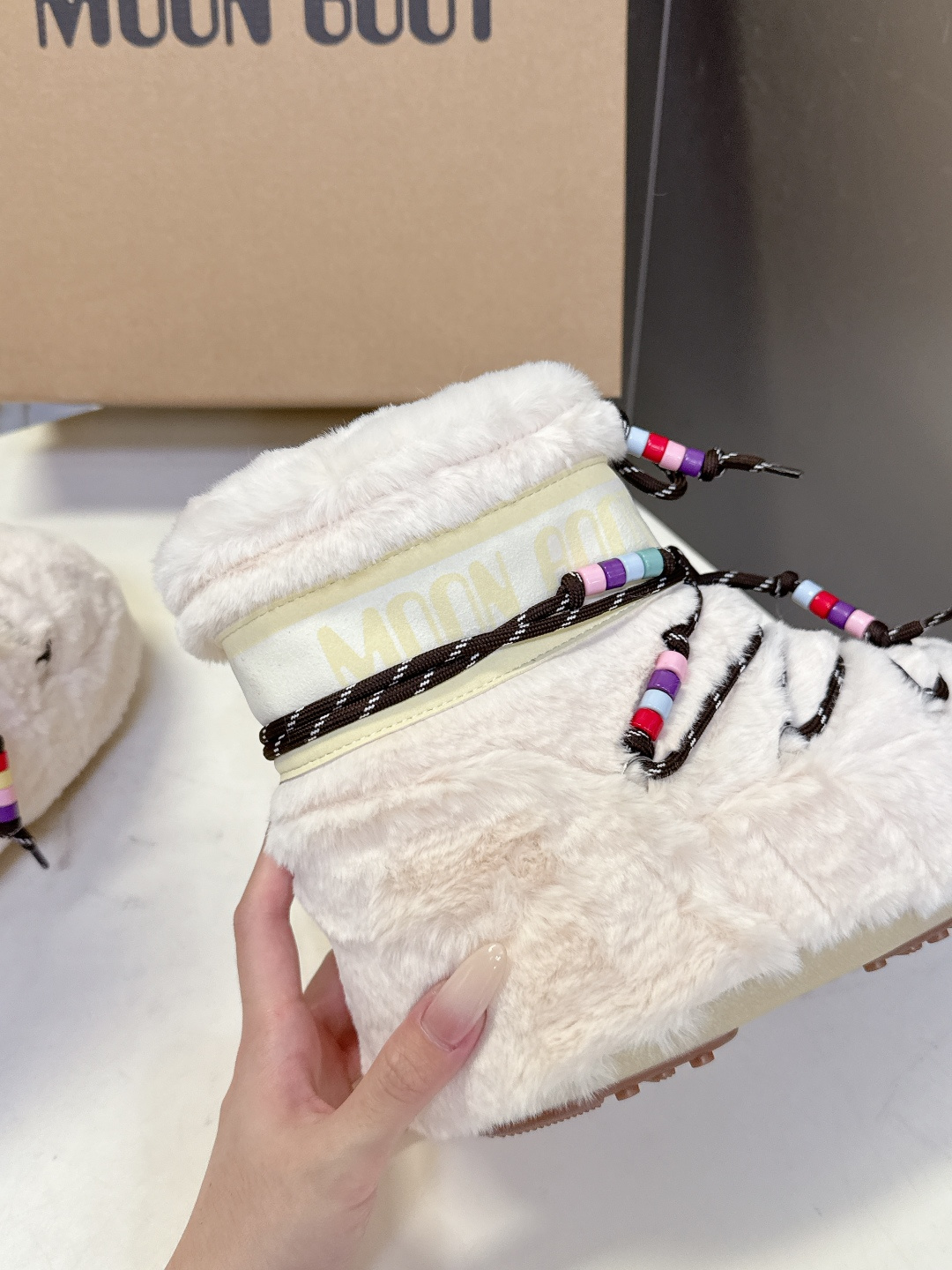 Moon Boot 秋冬最新款雪地靴 丑萌滑雪鞋超多明星网红种草 秋冬滑雪必备款 现在有一款更另类的雪地