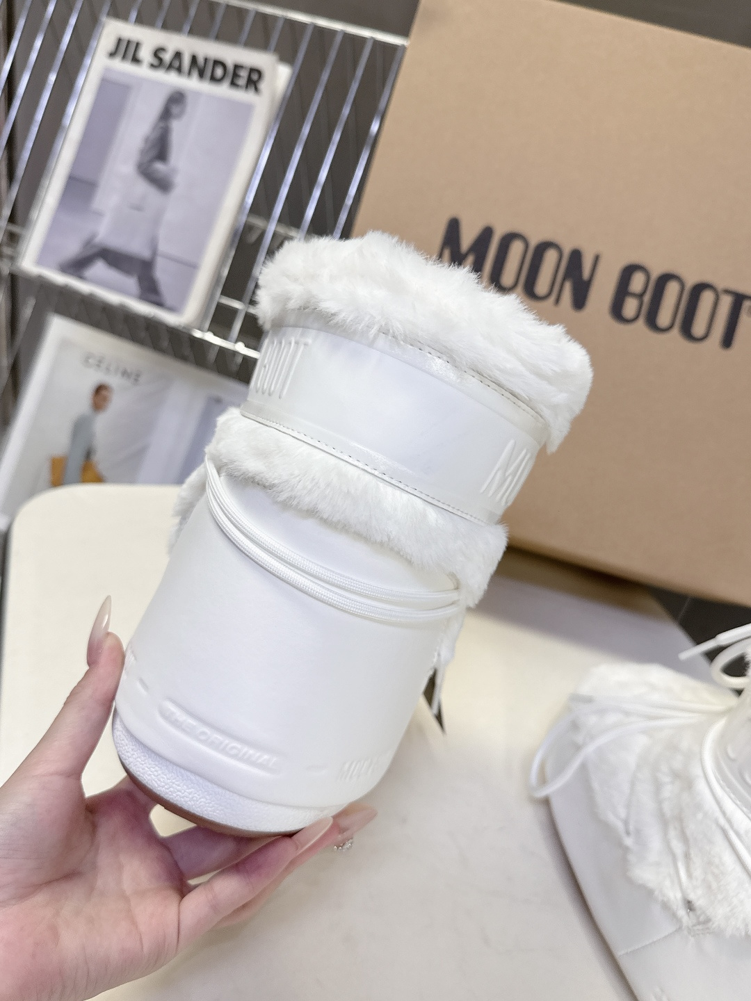 Moon Boot 秋冬最新款雪地靴 丑萌滑雪鞋超多明星网红种草 秋冬滑雪必备款 现在有一款更另类的雪地