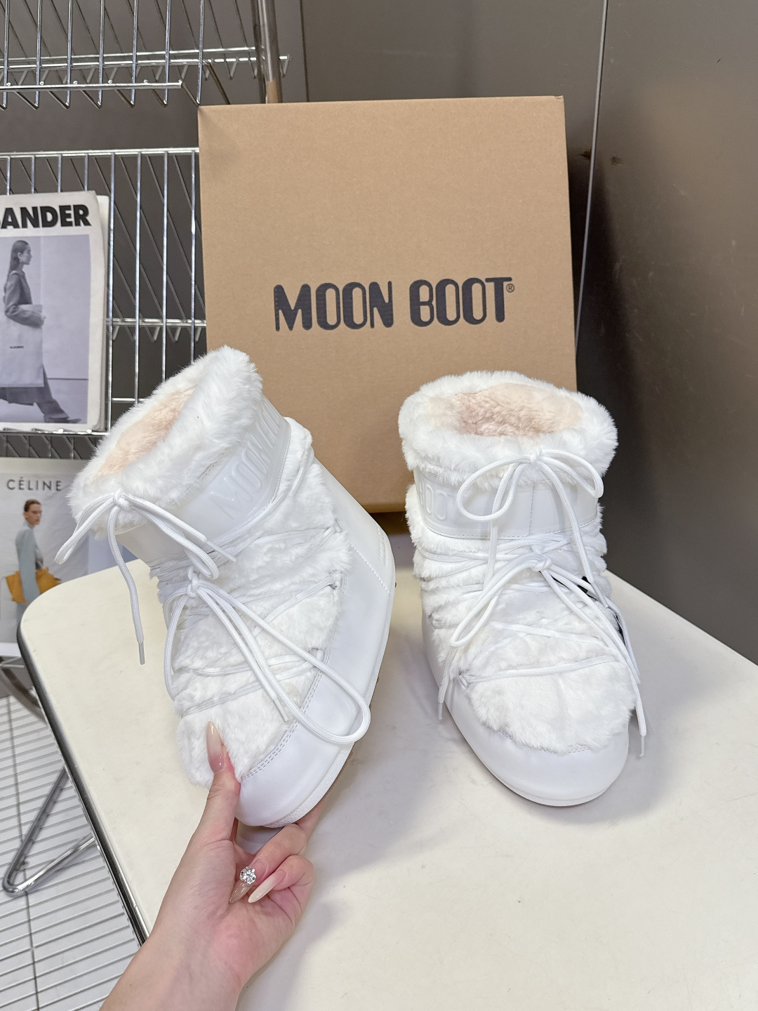 Moon Boot 秋冬最新款雪地靴 丑萌滑雪鞋超多明星网红种草 秋冬滑雪必备款 现在有一款更另类的雪地