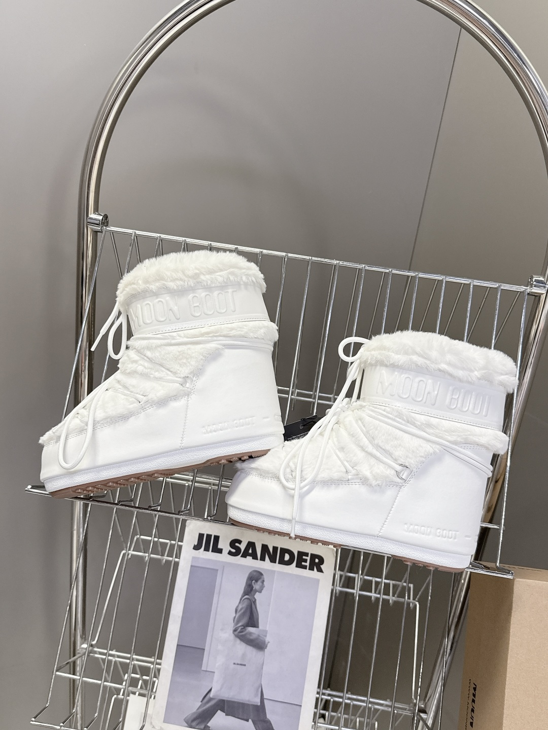 Moon Boot 秋冬最新款雪地靴 丑萌滑雪鞋超多明星网红种草 秋冬滑雪必备款 现在有一款更另类的雪地