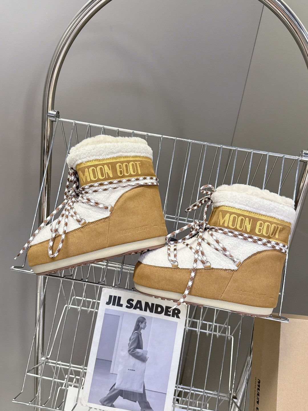 Moon Boot 秋冬最新款雪地靴 丑萌滑雪鞋超多明星网红种草 秋冬滑雪必备款 现在有一款更另类的雪地