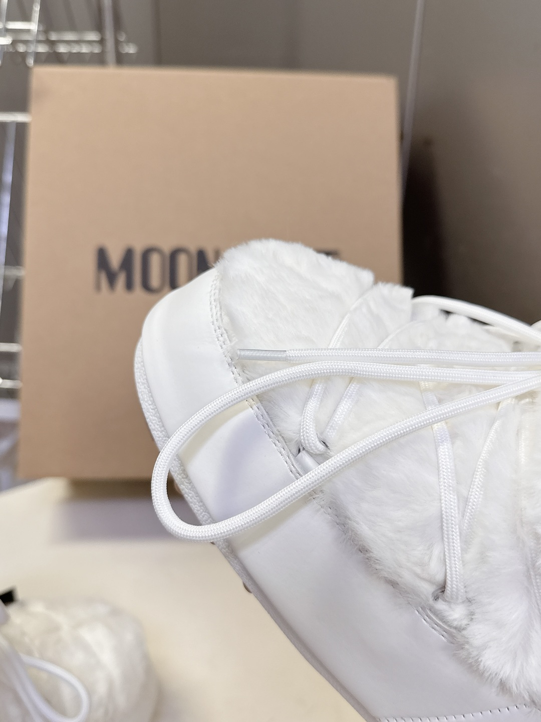 Moon Boot 秋冬最新款雪地靴 丑萌滑雪鞋超多明星网红种草 秋冬滑雪必备款 现在有一款更另类的雪地