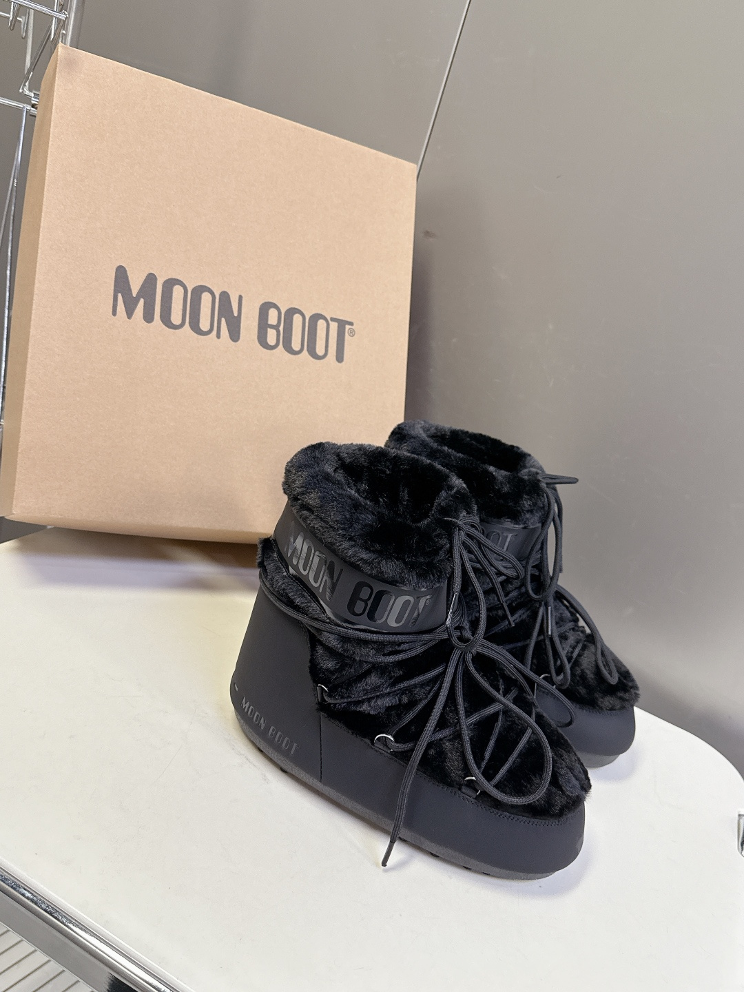 Moon Boot 秋冬最新款雪地靴 丑萌滑雪鞋超多明星网红种草 秋冬滑雪必备款 现在有一款更另类的雪地
