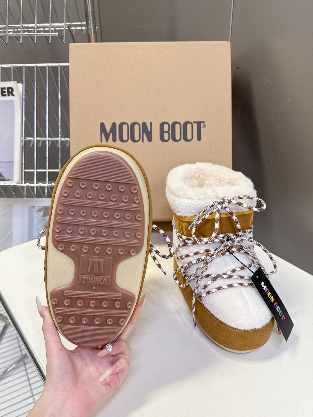 Moon Boot 秋冬最新款雪地靴 丑萌滑雪鞋超多明星网红种草 秋冬滑雪必备款 现在有一款更另类的雪地