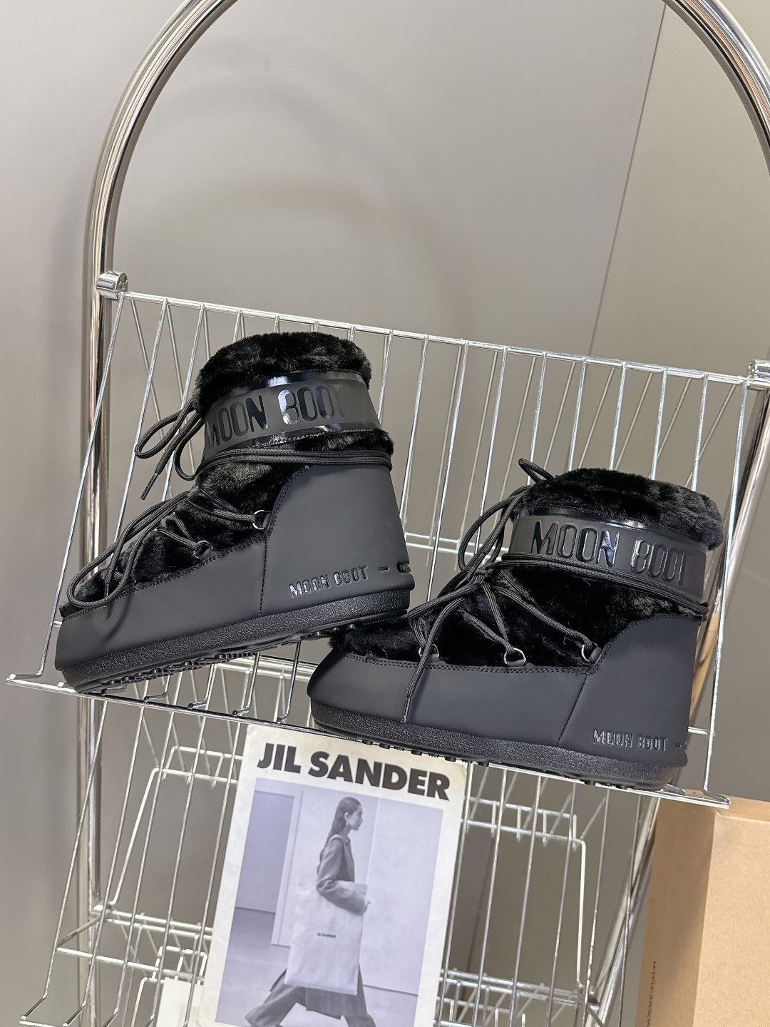 Moon Boot 秋冬最新款雪地靴 丑萌滑雪鞋超多明星网红种草 秋冬滑雪必备款 现在有一款更另类的雪地