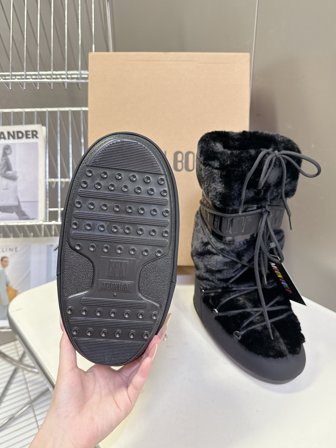 Moon Boot 秋冬最新款雪地靴 丑萌滑雪鞋超多明星网红种草 秋冬滑雪必备款 现在有一款更另类的雪地