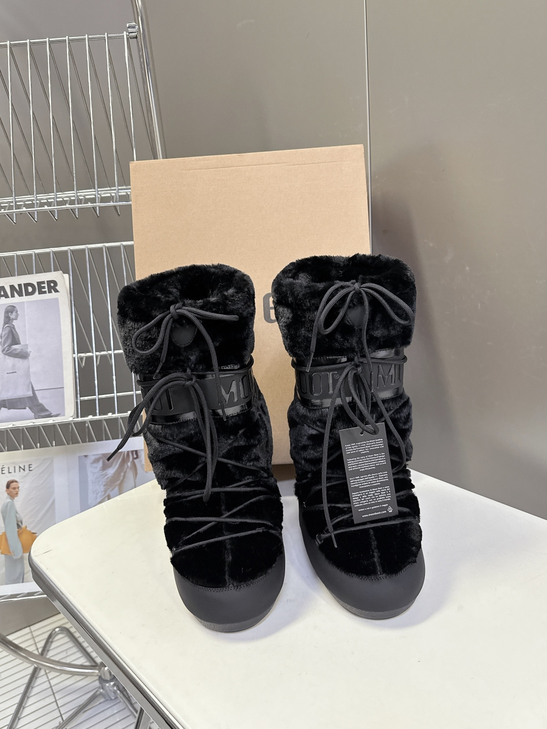 Moon Boot 秋冬最新款雪地靴 丑萌滑雪鞋超多明星网红种草 秋冬滑雪必备款 现在有一款更另类的雪地