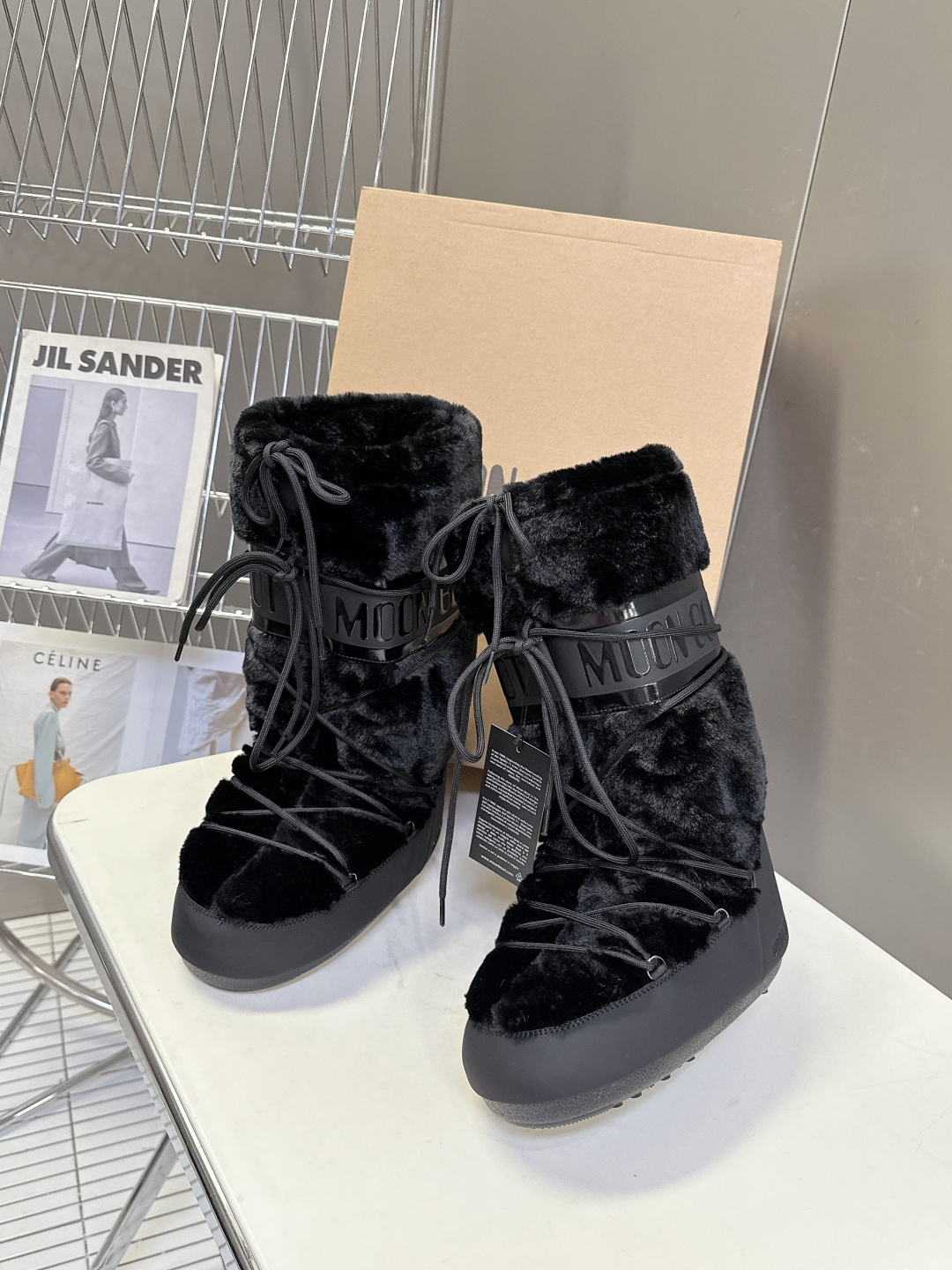 Moon Boot 秋冬最新款雪地靴 丑萌滑雪鞋超多明星网红种草 秋冬滑雪必备款 现在有一款更另类的雪地