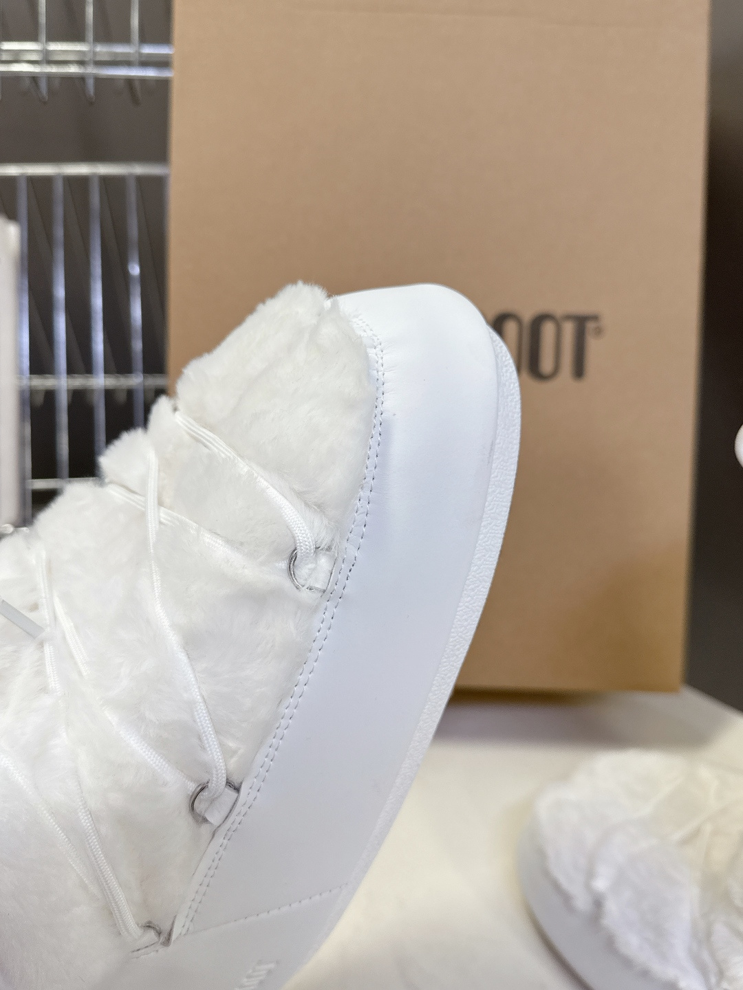 Moon Boot 秋冬最新款雪地靴 丑萌滑雪鞋超多明星网红种草 秋冬滑雪必备款 现在有一款更另类的雪地