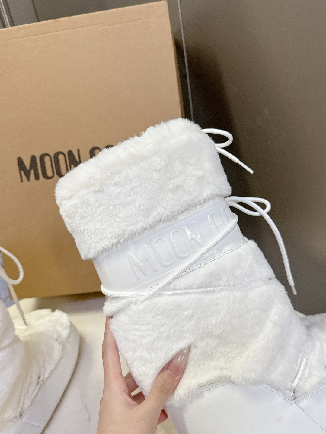 Moon Boot 秋冬最新款雪地靴 丑萌滑雪鞋超多明星网红种草 秋冬滑雪必备款 现在有一款更另类的雪地