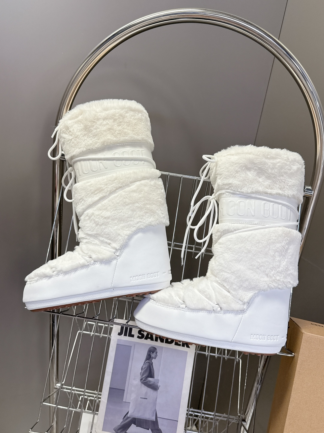 Moon Boot 秋冬最新款雪地靴 丑萌滑雪鞋超多明星网红种草 秋冬滑雪必备款 现在有一款更另类的雪地