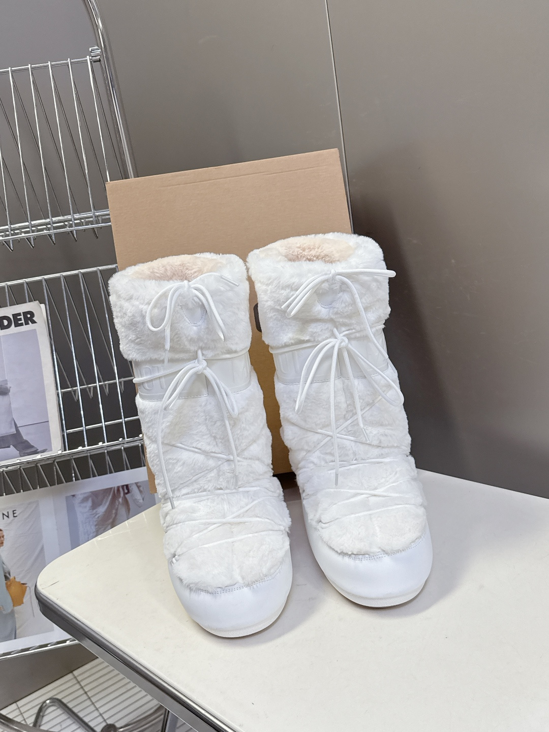 Moon Boot 秋冬最新款雪地靴 丑萌滑雪鞋超多明星网红种草 秋冬滑雪必备款 现在有一款更另类的雪地