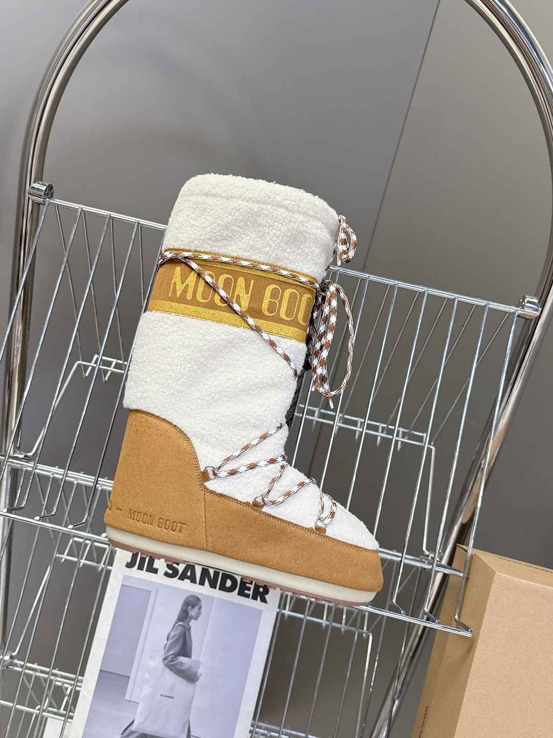 Moon Boot 秋冬最新款雪地靴 丑萌滑雪鞋超多明星网红种草 秋冬滑雪必备款 现在有一款更另类的雪地