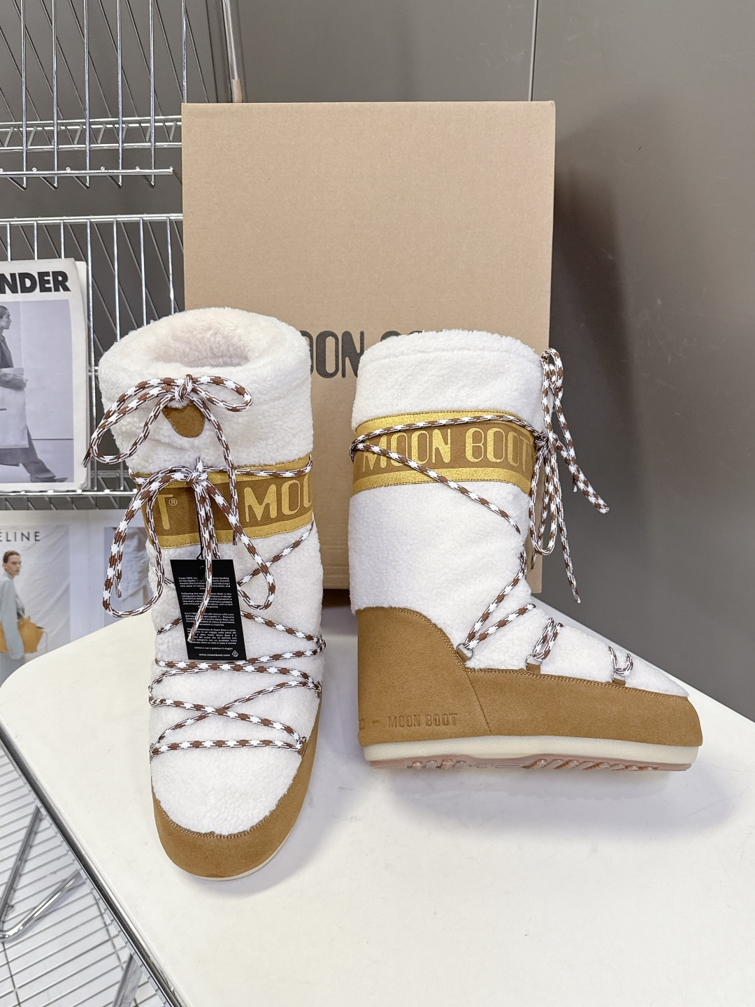 Moon Boot 秋冬最新款雪地靴 丑萌滑雪鞋超多明星网红种草 秋冬滑雪必备款 现在有一款更另类的雪地