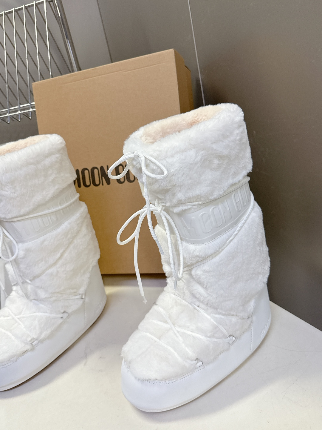 Moon Boot 秋冬最新款雪地靴 丑萌滑雪鞋超多明星网红种草 秋冬滑雪必备款 现在有一款更另类的雪地