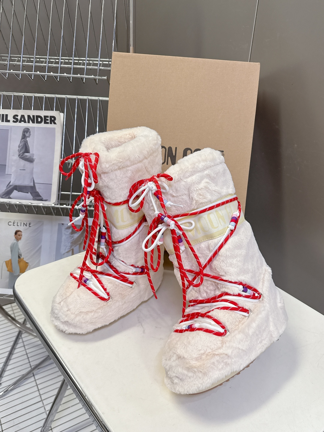 Moon Boot 秋冬最新款雪地靴 丑萌滑雪鞋超多明星网红种草 秋冬滑雪必备款 现在有一款更另类的雪地