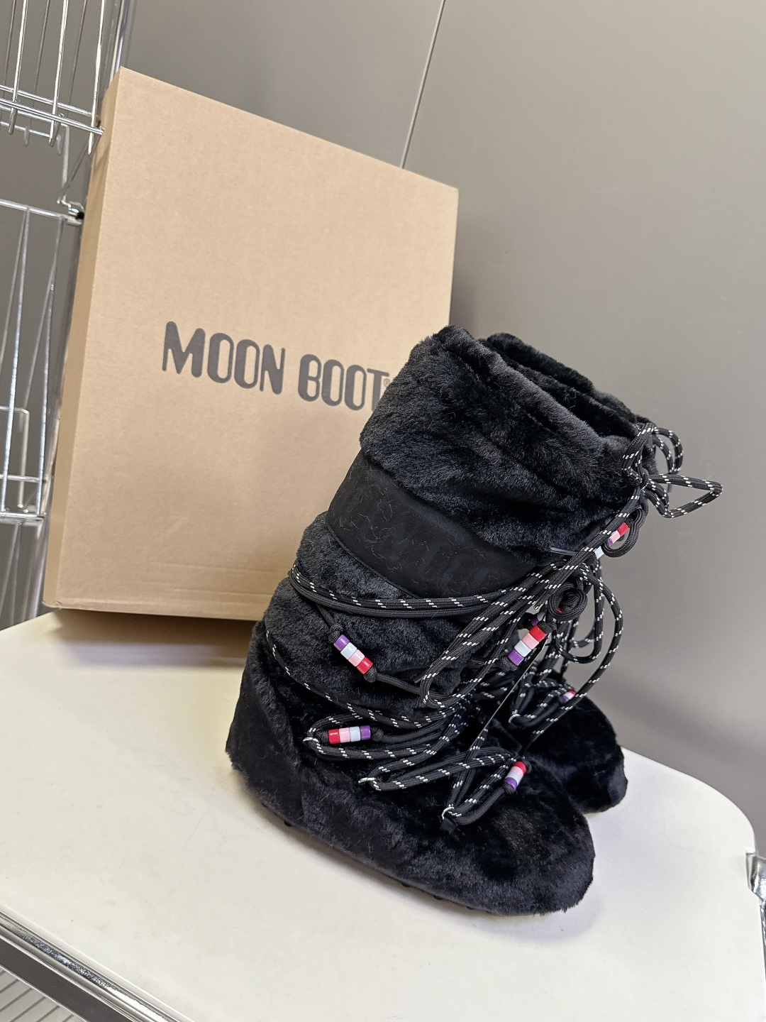 Moon Boot 秋冬最新款雪地靴 丑萌滑雪鞋超多明星网红种草 秋冬滑雪必备款 现在有一款更另类的雪地