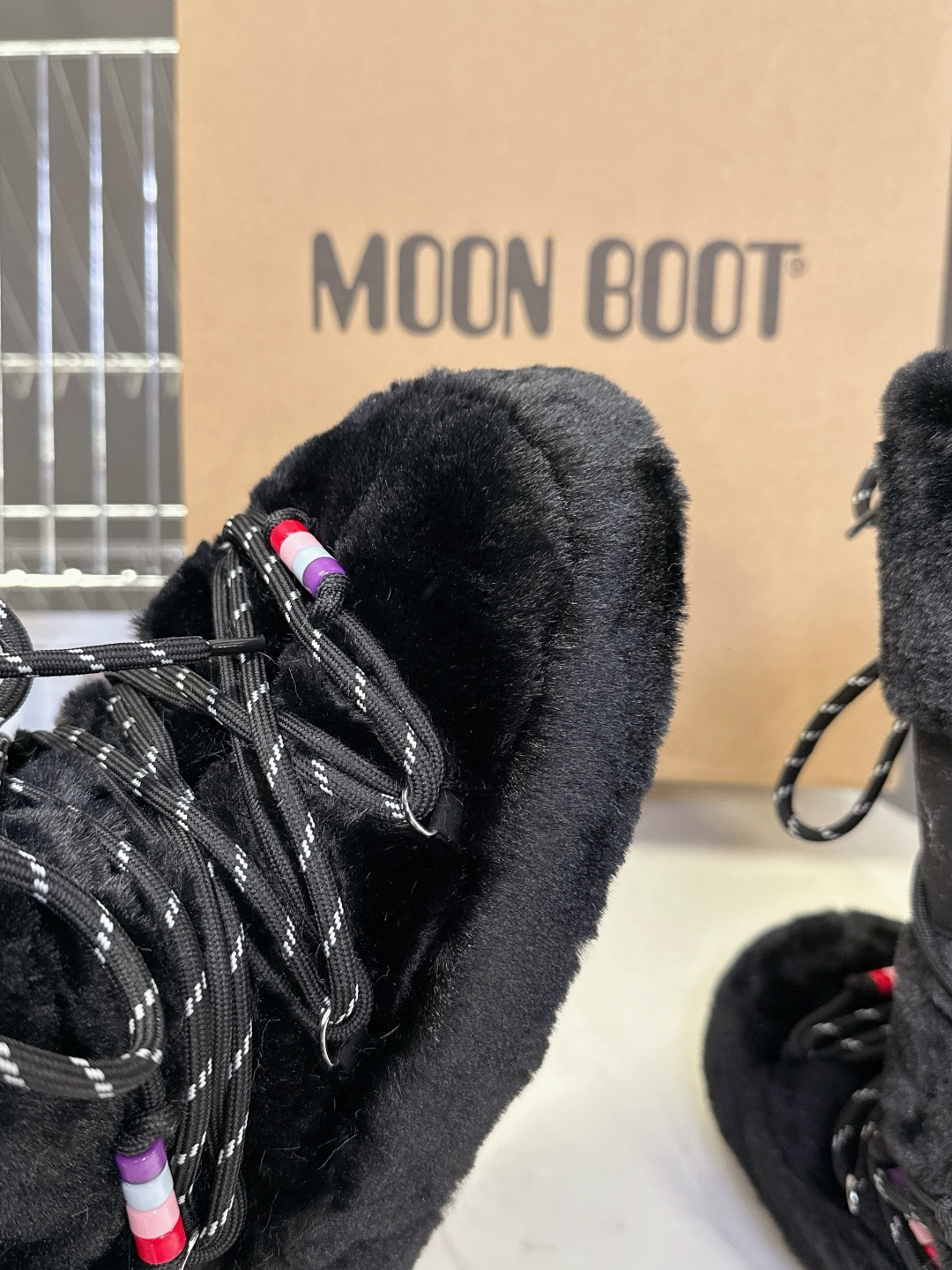 Moon Boot 秋冬最新款雪地靴 丑萌滑雪鞋超多明星网红种草 秋冬滑雪必备款 现在有一款更另类的雪地
