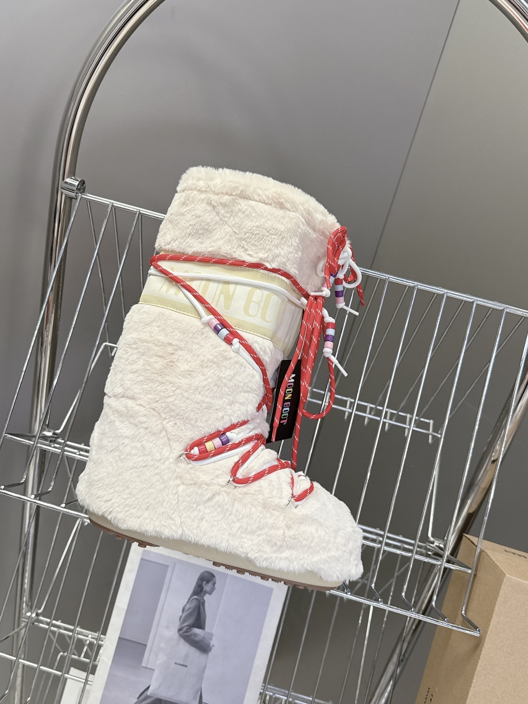 Moon Boot 秋冬最新款雪地靴 丑萌滑雪鞋超多明星网红种草 秋冬滑雪必备款 现在有一款更另类的雪地