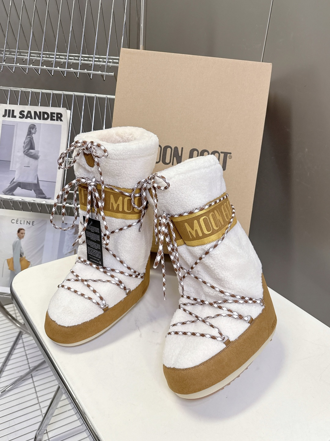 Moon Boot 秋冬最新款雪地靴 丑萌滑雪鞋超多明星网红种草 秋冬滑雪必备款 现在有一款更另类的雪地