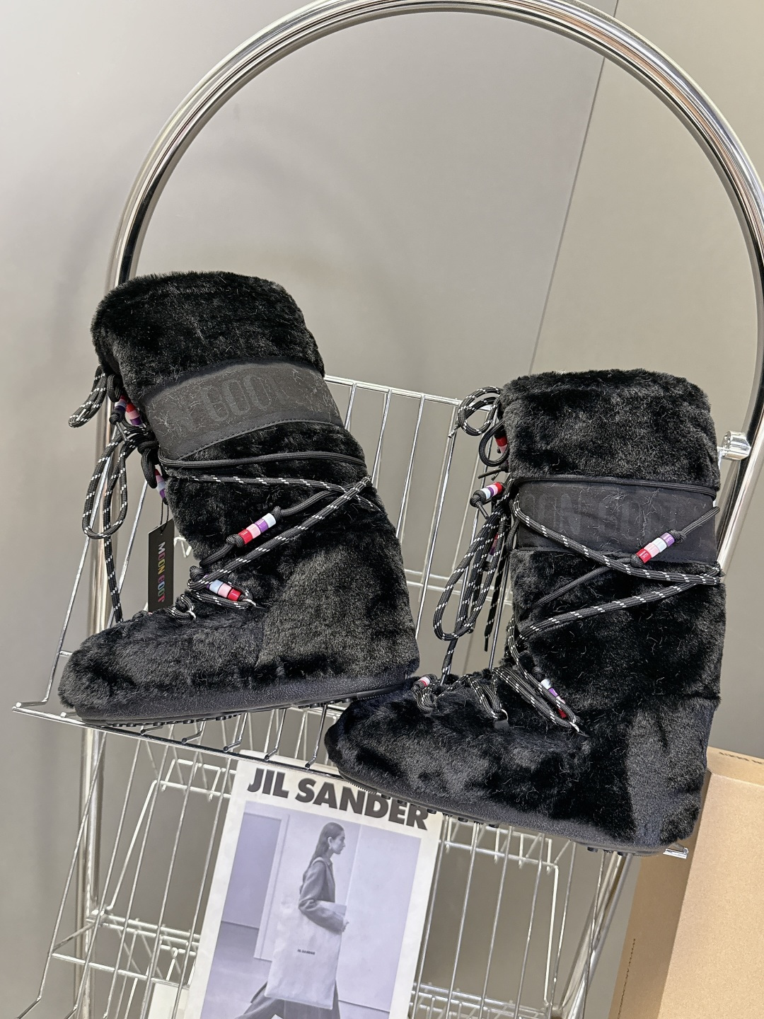 Moon Boot 秋冬最新款雪地靴 丑萌滑雪鞋超多明星网红种草 秋冬滑雪必备款 现在有一款更另类的雪地