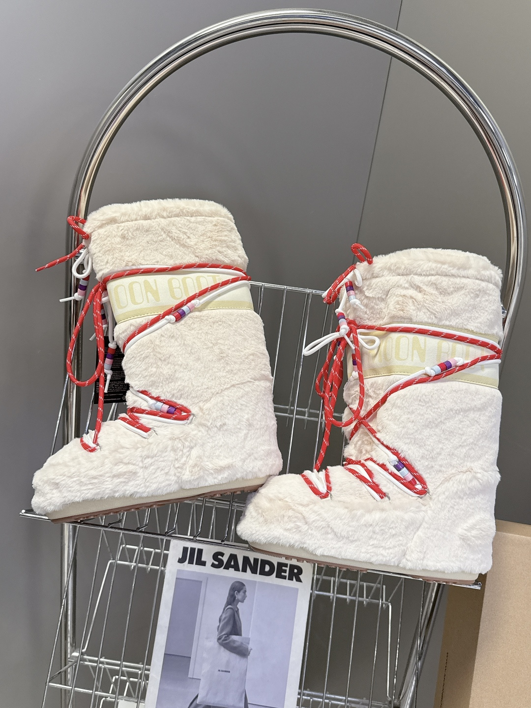 Moon Boot 秋冬最新款雪地靴 丑萌滑雪鞋超多明星网红种草 秋冬滑雪必备款 现在有一款更另类的雪地