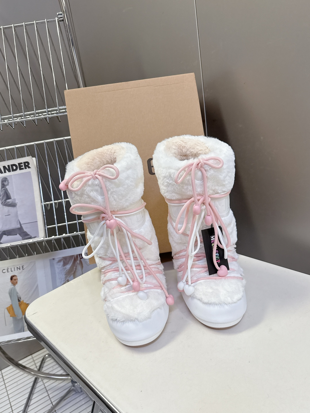 Moon Boot 秋冬最新款雪地靴 丑萌滑雪鞋超多明星网红种草 秋冬滑雪必备款 现在有一款更另类的雪地