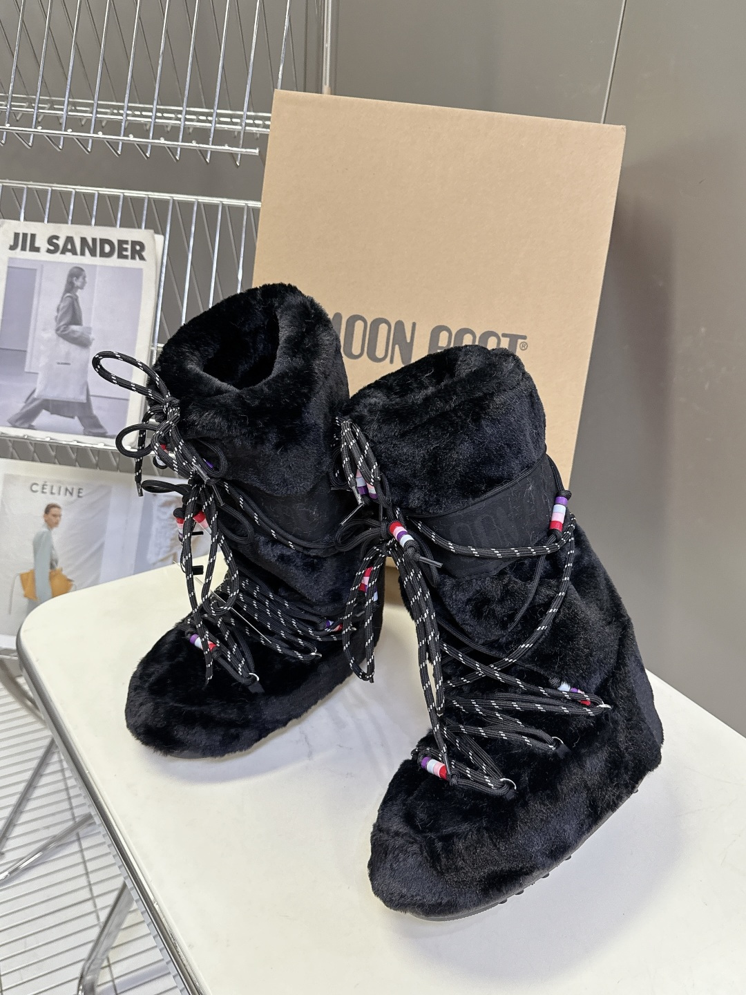 Moon Boot 秋冬最新款雪地靴 丑萌滑雪鞋超多明星网红种草 秋冬滑雪必备款 现在有一款更另类的雪地