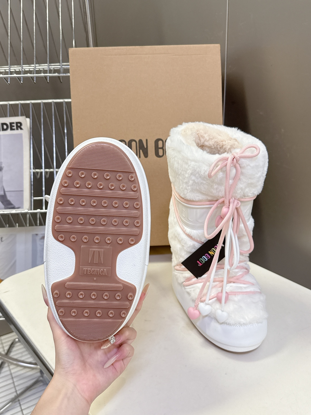 Moon Boot 秋冬最新款雪地靴 丑萌滑雪鞋超多明星网红种草 秋冬滑雪必备款 现在有一款更另类的雪地