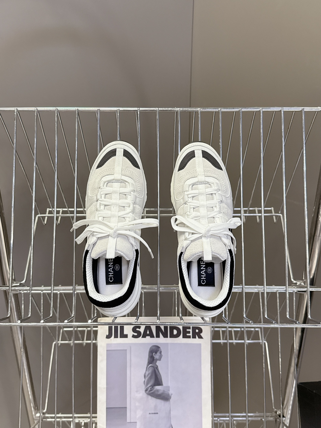 CHANEL香奈儿最新款双C休闲鞋 运动鞋 超多明星时尚博主种草 超级推荐这一季的运动鞋真的绝美啊 实在