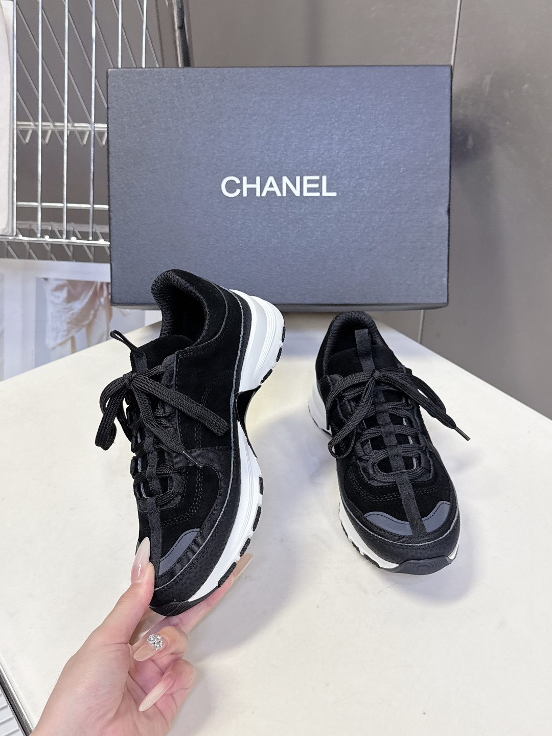 CHANEL香奈儿最新款双C休闲鞋 运动鞋 超多明星时尚博主种草 超级推荐这一季的运动鞋真的绝美啊 实在