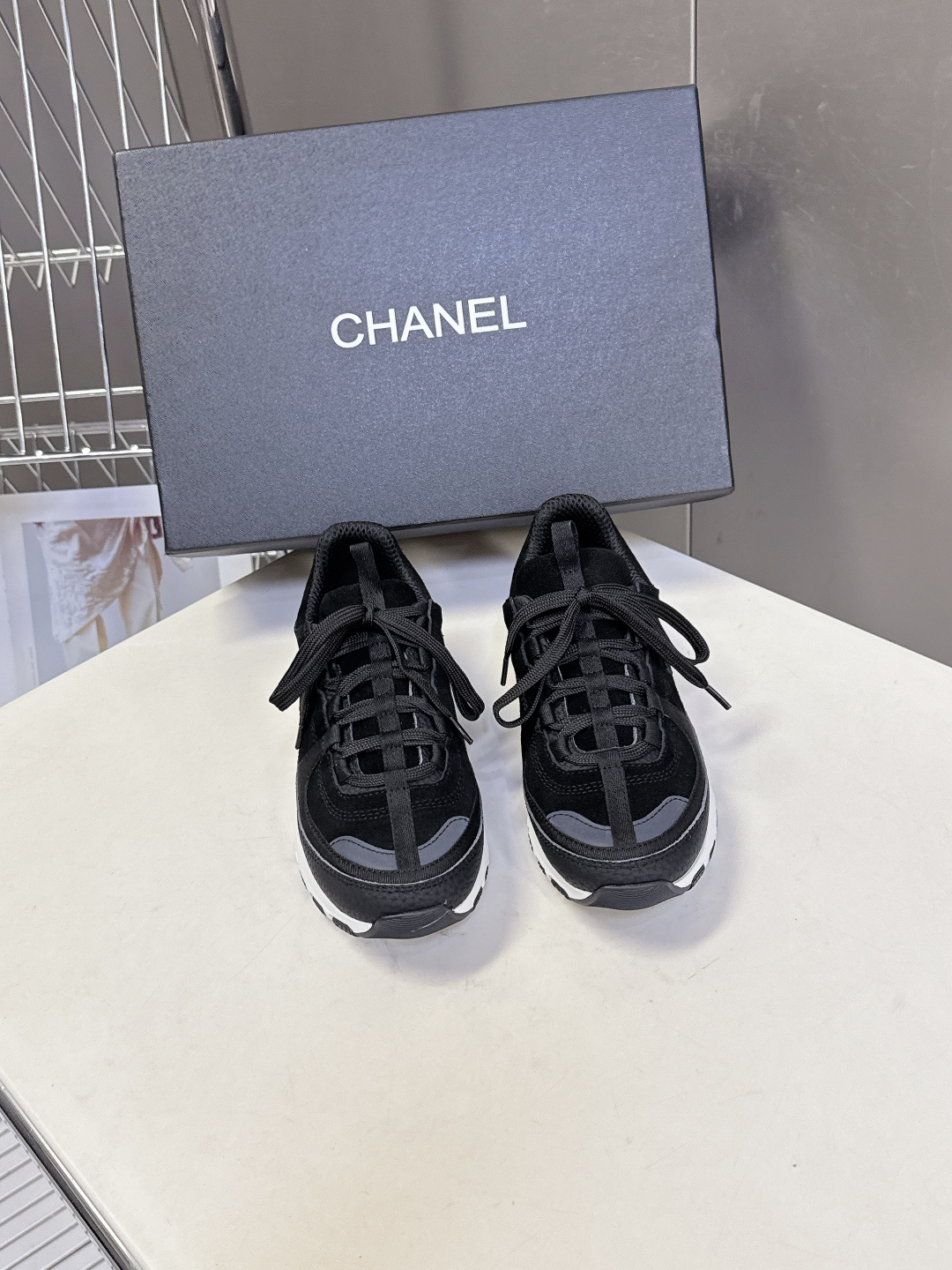 CHANEL香奈儿最新款双C休闲鞋 运动鞋 超多明星时尚博主种草 超级推荐这一季的运动鞋真的绝美啊 实在