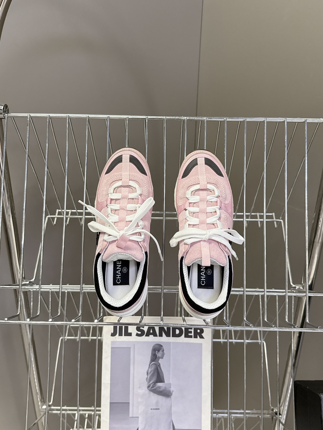 CHANEL香奈儿最新款双C休闲鞋 运动鞋 超多明星时尚博主种草 超级推荐这一季的运动鞋真的绝美啊 实在