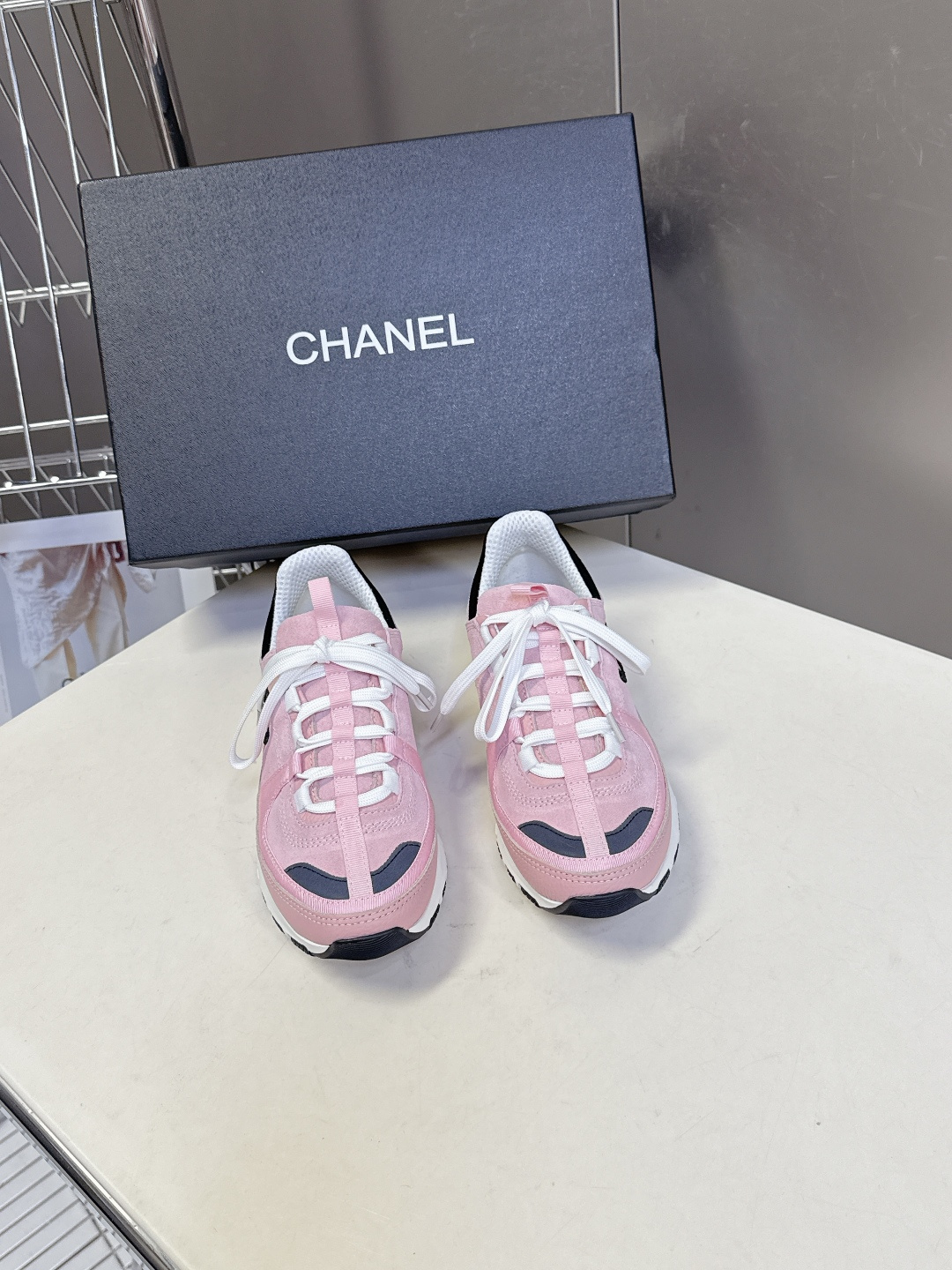 CHANEL香奈儿最新款双C休闲鞋 运动鞋 超多明星时尚博主种草 超级推荐这一季的运动鞋真的绝美啊 实在