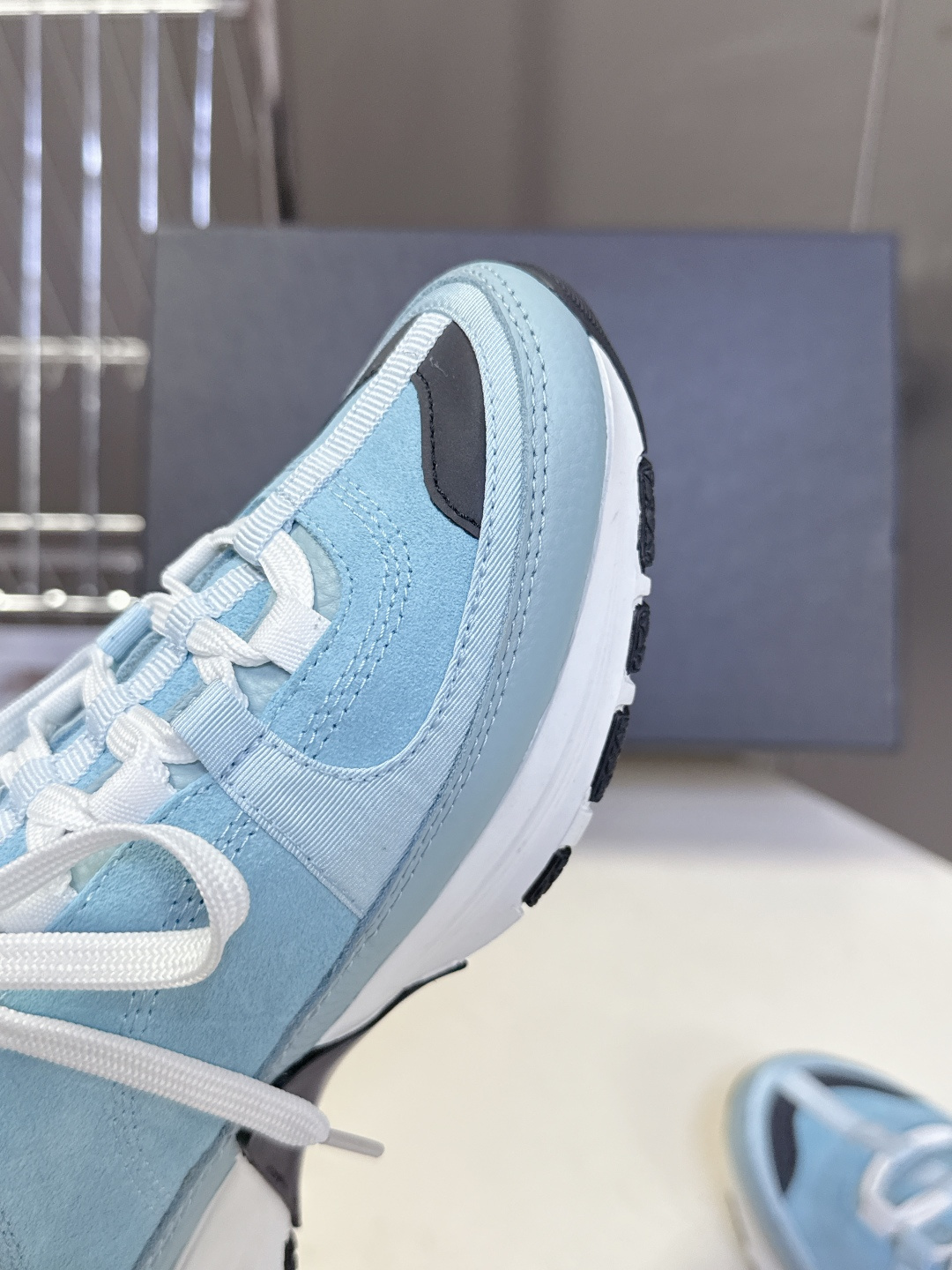 CHANEL香奈儿最新款双C休闲鞋 运动鞋 超多明星时尚博主种草 超级推荐这一季的运动鞋真的绝美啊 实在