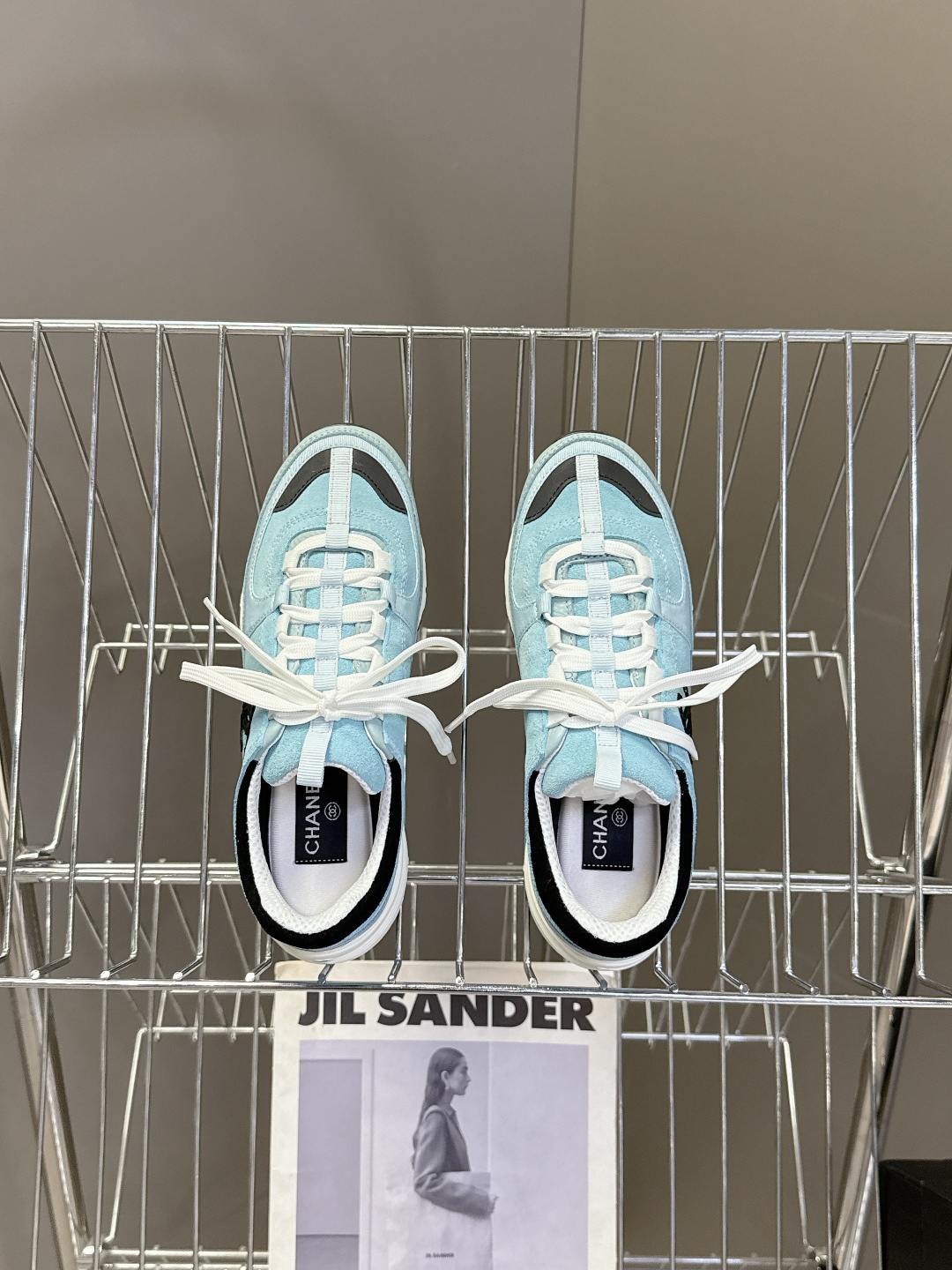 CHANEL香奈儿最新款双C休闲鞋 运动鞋 超多明星时尚博主种草 超级推荐这一季的运动鞋真的绝美啊 实在