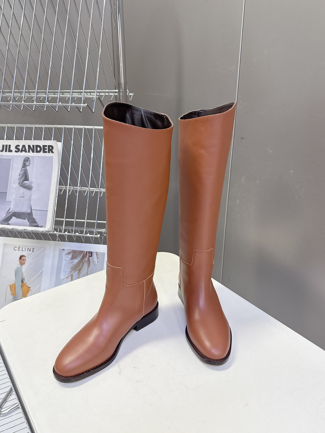 CELINE思琳2025秋冬专柜最新款骑士靴超多明星网红种草 时尚博主同款 早秋力推单品！复古欧美风格 