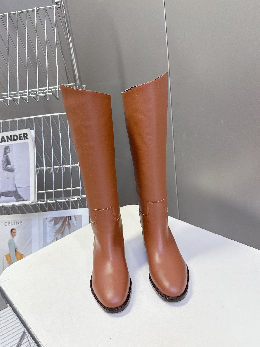 CELINE思琳2025秋冬专柜最新款骑士靴超多明星网红种草 时尚博主同款 早秋力推单品！复古欧美风格 