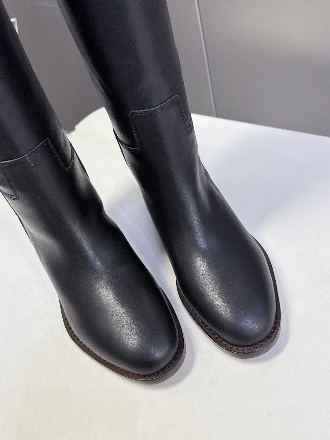 CELINE思琳2025秋冬专柜最新款骑士靴超多明星网红种草 时尚博主同款 早秋力推单品！复古欧美风格 