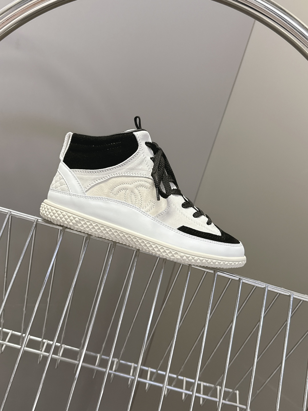 Chanel 香奈儿秋冬最新款休闲高帮运动鞋 超多明星网红种草 原版模具定制 无敌漂亮又好穿 绝对仙女款