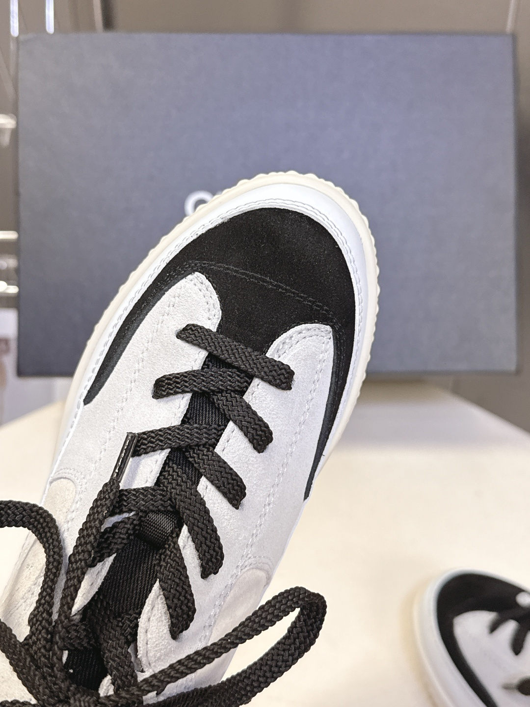 Chanel 香奈儿秋冬最新款休闲高帮运动鞋 超多明星网红种草 原版模具定制 无敌漂亮又好穿 绝对仙女款