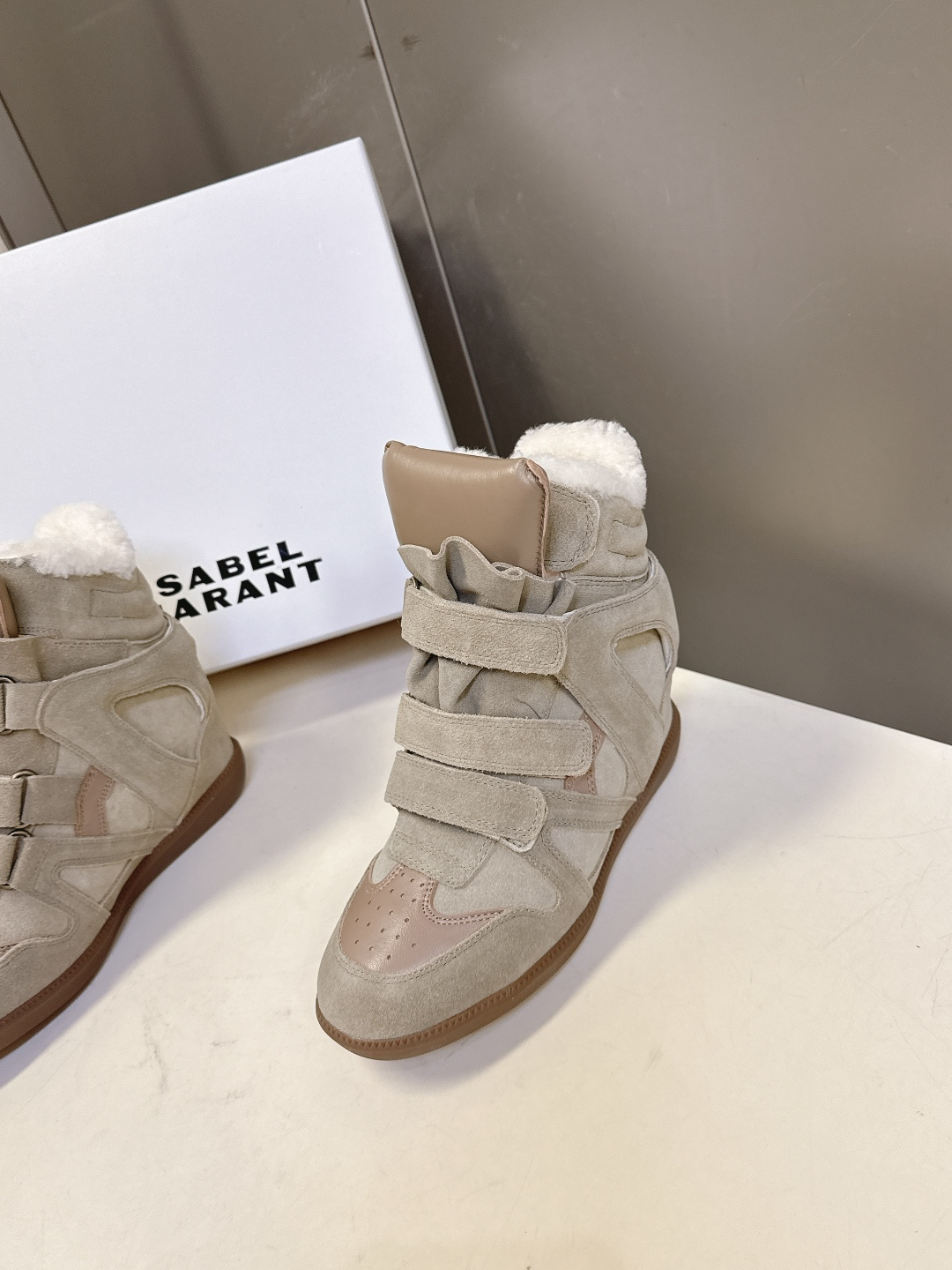 ISABEL MARANT 伊莎贝尔秋冬最新款毛毛高帮鞋 超多明星网红博主热推款 妥妥的增高神器 一双简