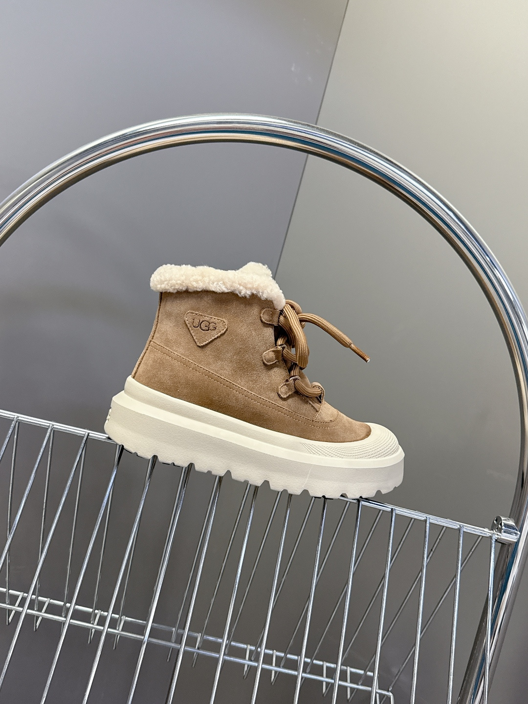 UGG秋冬最款新厚底毛毛鞋 雪地靴 超多明星网红种草 秋冬必备毛毛鞋 真羊毛上脚超暖和 一款不会撞衫的鞋