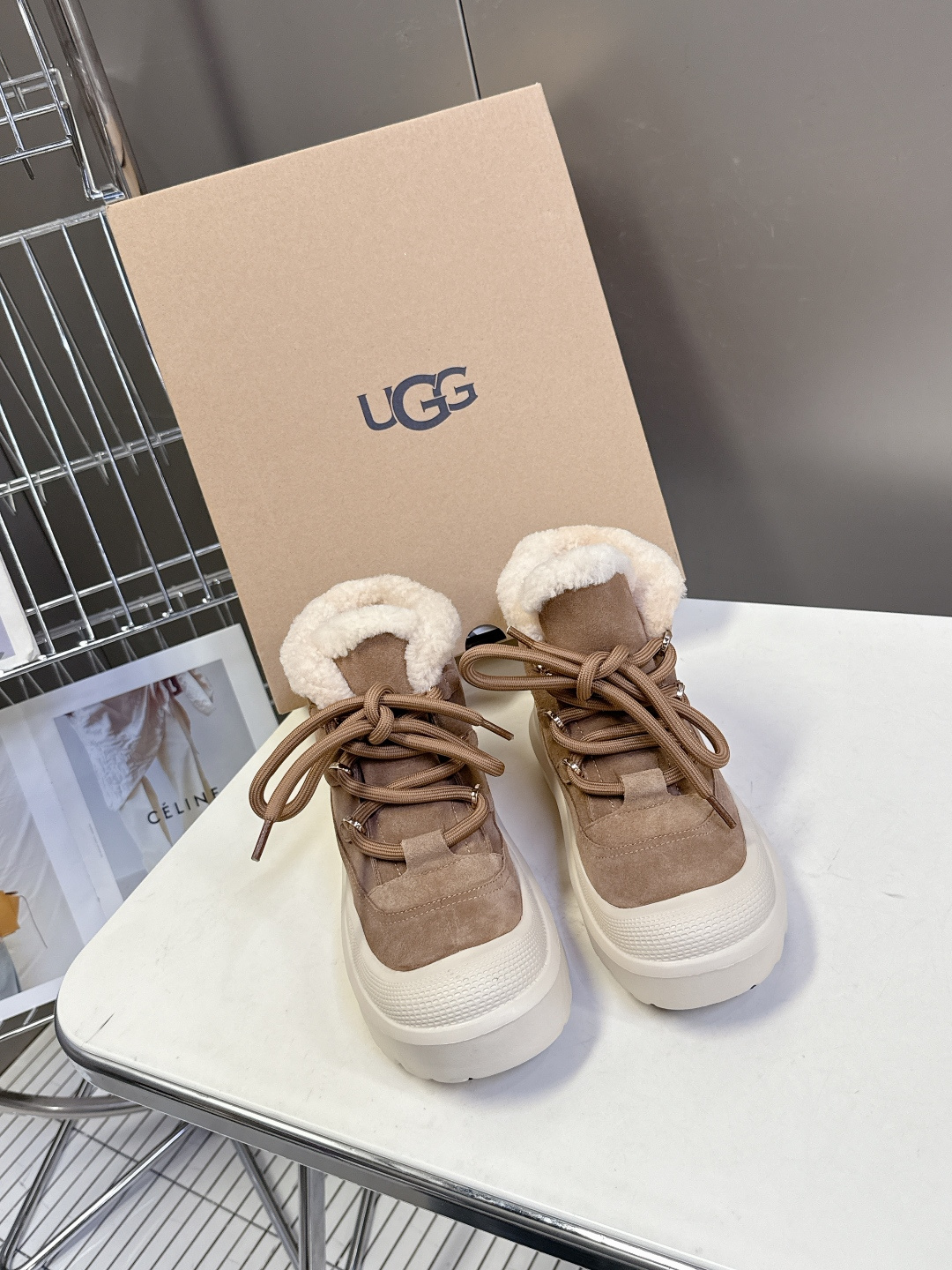 UGG秋冬最款新厚底毛毛鞋 雪地靴 超多明星网红种草 秋冬必备毛毛鞋 真羊毛上脚超暖和 一款不会撞衫的鞋