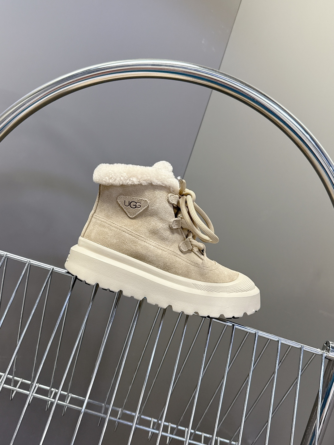 UGG秋冬最款新厚底毛毛鞋 雪地靴 超多明星网红种草 秋冬必备毛毛鞋 真羊毛上脚超暖和 一款不会撞衫的鞋