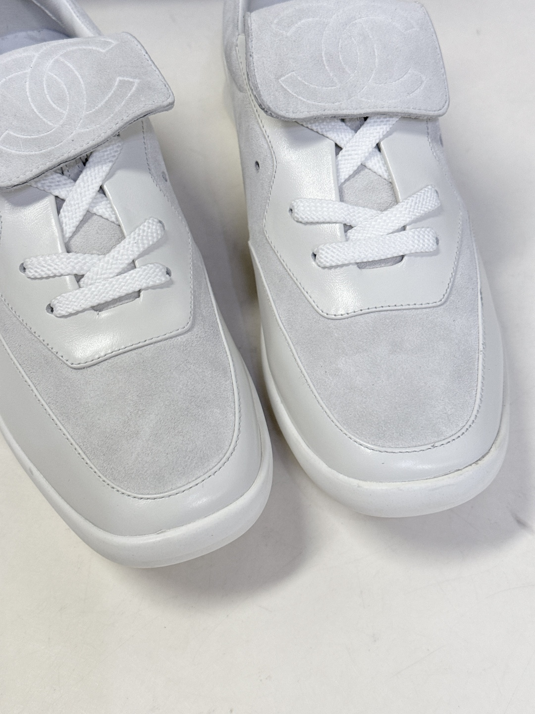 CHANEL香奈儿最新款复古球鞋 运动鞋 超多明星时尚博主种草 专柜断货王 这季新款简直闭眼入 上脚秀气